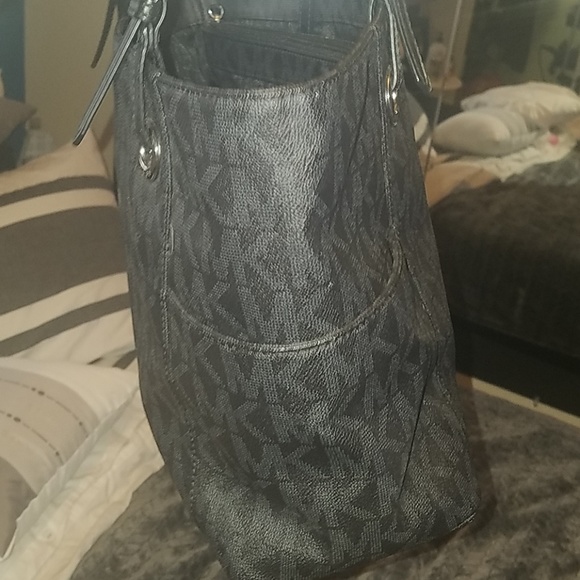 Michael kors handbag - Picture 4 of 6